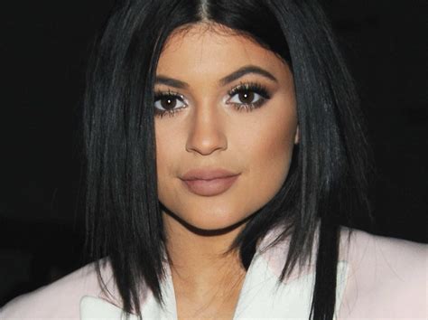 Una fan de Kylie Jenner se tatúa los labios para parecerse a ella Red17