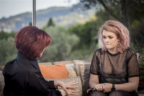 10 Hot Sexy Grace Davies Bikini Pics