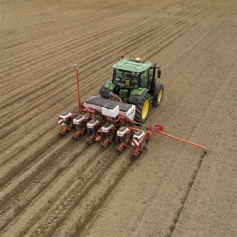 NEW KUHN MAXIMA DRILL GOES ON TOUR Agribusiness Communications