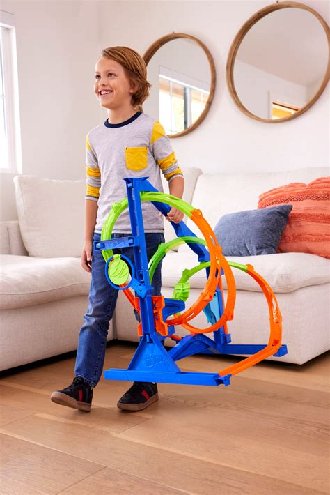 Best Buy Hot Wheels Action Corkscrew Twist Kit Track Set HMX41