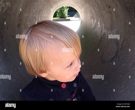 Blonde Behaarte Junge Fotos Und Bildmaterial In Hoher Aufl Sung Alamy