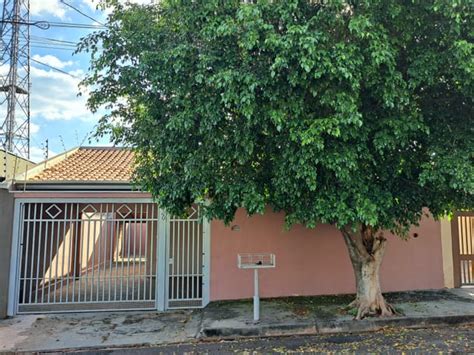 Casa de 2 dormitórios no bairro Jardim Felicidade varanda na frente