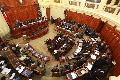 Senadores De Oposición Presentan Proyecto De Reforma Constitucional