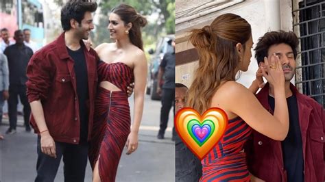 Kartik Aaryan And Kriti Sanon Romantic Moments During Shehzada Movie Promotion Youtube