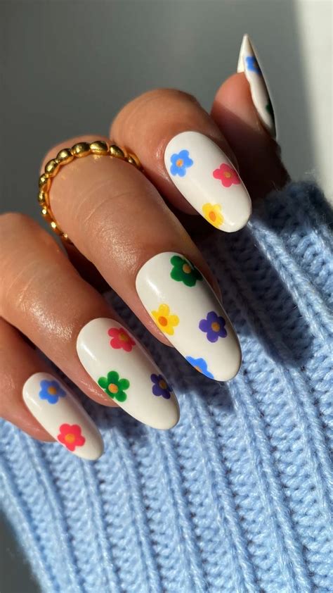 Spring floral mani - spring nails - floral nails | Nail designs, Nail art, Floral nails