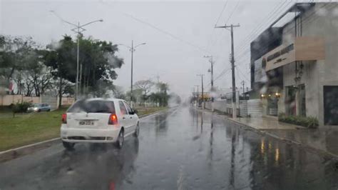 Chove em cidades da região sul de MS e alerta é de temporal Meio