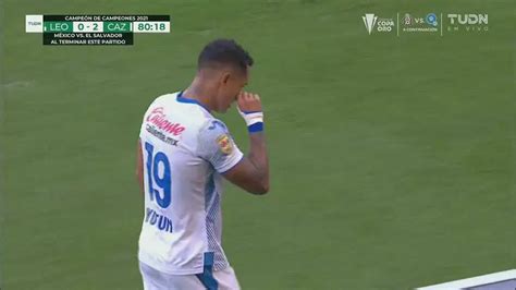 Finge Un Penalti Y Se Va Expulsado Yoshimar Yot N Se Va Del Juego