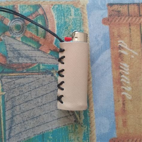 Étui pour briquet Bic en cuir avec cordon coulissant faite à Etsy