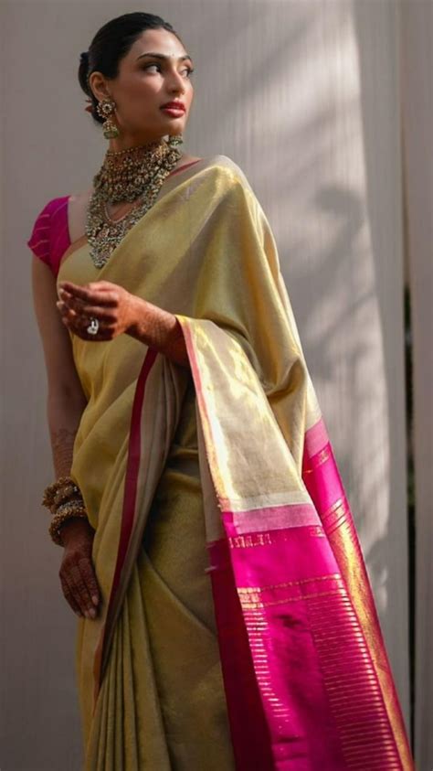 Athiya Shetty Goes Full Traditional With Gold Handwoven Kanchivaram ...