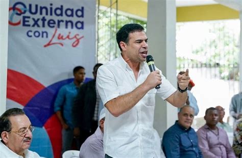 Unidad Externa Con Luis Juramenta Exaspirante A Alcalde Del PLD En