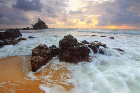 Gambar Pantai Laut Pasir Batu Lautan Awan Matahari Terbit