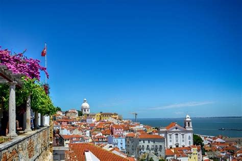 Alfama Em Lisboa Conheça O Bairro Histórico Da Capital Lusitana