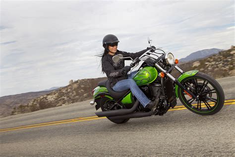 KAWASAKI Vulcan 900 Custom (2013-2014) Specs, Performance & Photos ...