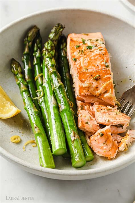 This One Pan Baked Salmon And Asparagus Recipe Is A Full Meal You Ll