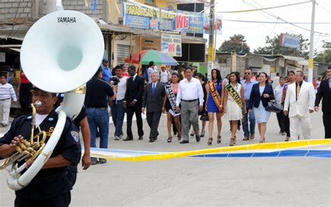 Desfile Y Obras Por A Os De La Parroquia La Aurora Comunidad