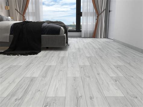 6 Benefits of Installing Waterproof Flooring in Your Home