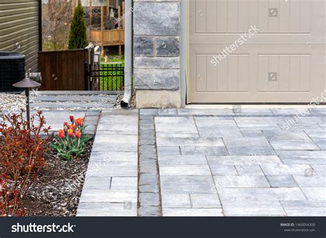 38 Contemporary Modern Driveway Pavers Royalty-Free Photos and Stock Images | Shutterstock