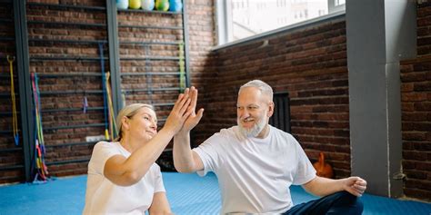 Ginnastica Per Anziani Esercizi Da Seduti Benessereblog