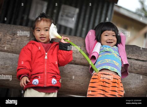 Province De Montagne Philippines Deux Habitants Jeunes Filles