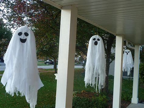 creative hanging ghosts