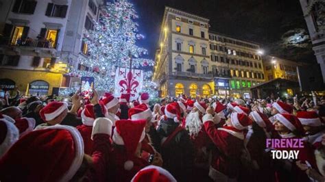 Natale 2022 L Accensione Dell Albero In Piazza Del Duomo VIDEO FOTO