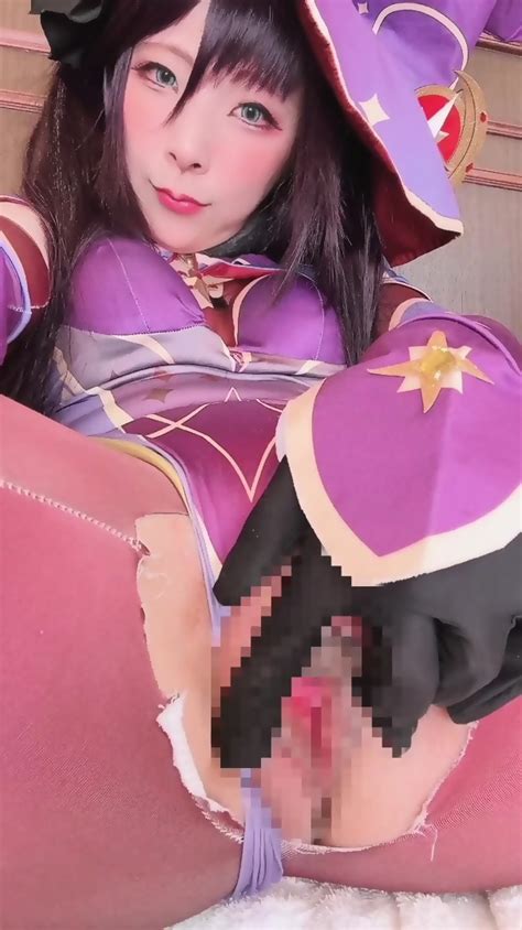Comonun Pussy Masturbation In Cosplay