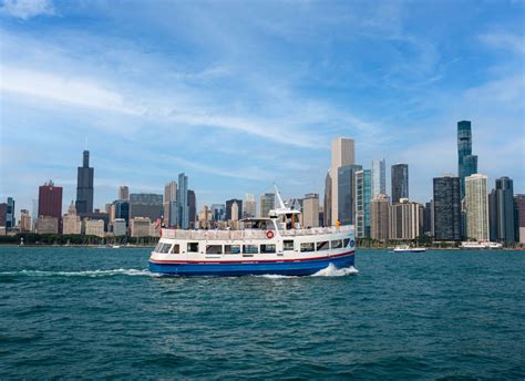 🛳️ Chicago: Lake Michigan Skyline Cruise No booking fee | Chicago ...