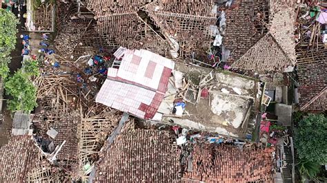 Setelah gempa bumi di Indonesia: Masih banyak lagi yang hilang