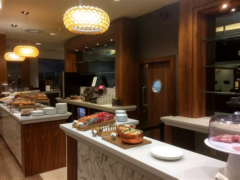 Review: Upperdeck Lounge, Glasgow Airport | MorePremium.com