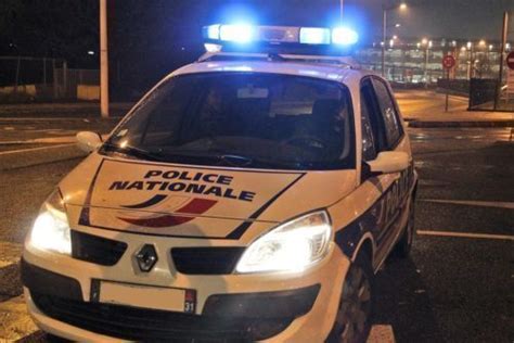 Toulouse Arm D Un Couteau L Ex Violent D Barque En Pleine Nuit Et La