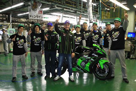 World Superbike Champion Visits Kawasaki Factory