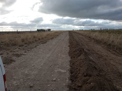 Caminos rurales en Bahía Blanca Cómo se hacen los arreglos y el