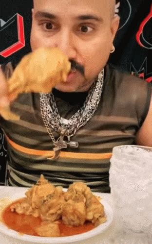 Chicken Leg Piece GIF - Chicken Leg Piece - Discover & Share GIFs