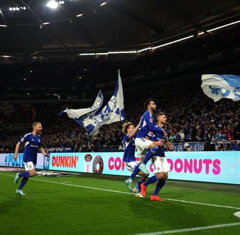 Film Ber Ehemaligen Schalke Manager Assauer Feiert Premiere Welt