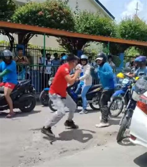 Taxi ‘habal Habal Drivers Fight In Middle Of Road In Lapu Lapu City