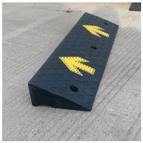 Buy Black Heavy Duty Speed Bump Concrete Curb Ramp 4 3 7 1 High