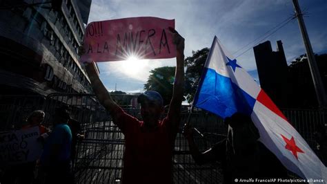 Hombre mata a dos manifestantes durante protesta en Panamá DW 08 11