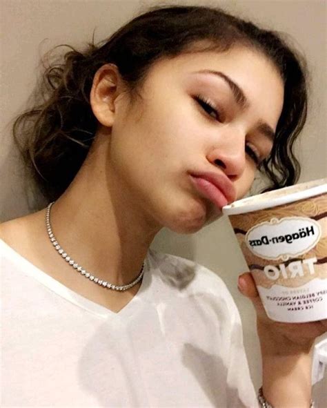 Épinglé par morgane sur daya Célébrité américaine Célébrités Zendaya