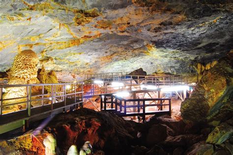 Todo Lo Que Debes Saber Para Una Escapada A Las Grutas De Bustamante