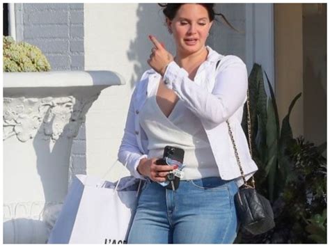 What Caused Lana Del Rey S Sudden Weight Gain Star S Health Issues