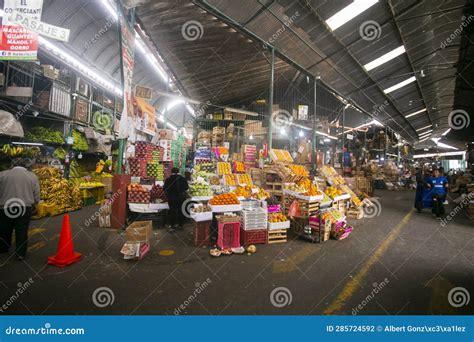 Commercial Activity in the Central Fruit Market of the City of Lima in ...