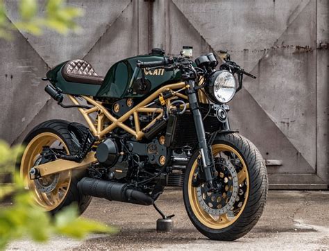 Cafe Racer Umbau Einer Ducati St4 Ducati Cafe Racer Cafe Racer Seat