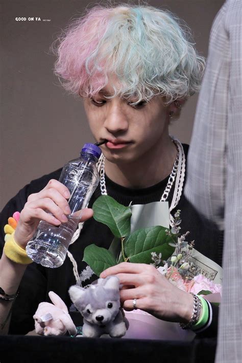 Bangchan 스트레이키즈 Cotton Candy Hair Candy Hair Blue And Pink Hair