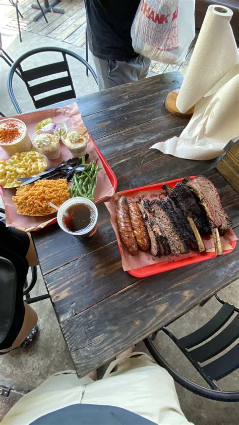 [i Ate] Texas Bbq With Green Beans Mexican Rice Cream Corn Mac N Cheese And The Best Banana