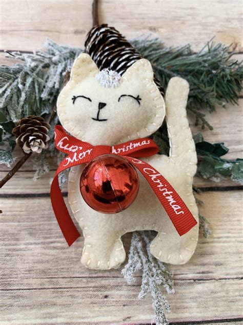 Felt Cat Christmas Ornament Made To Order Etsy Diy Felt Christmas Ornaments Felt Crafts