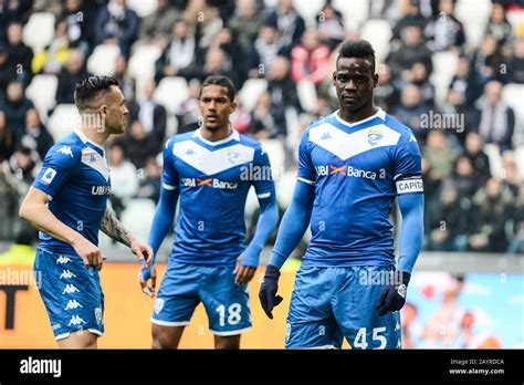 Brescia players celebrate the victory at the end of Brescia Calcio ...