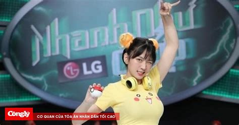 Hot tiktok Lê Bống diện đồ Pikachu lên sóng truyền hình bị chỉ trích vì phản cảm