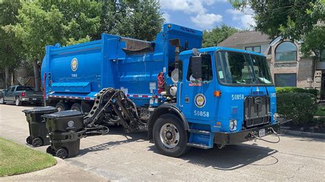 City Of Houston Autocar Acx Mcneilus Autoreach Rear Loader Garbage