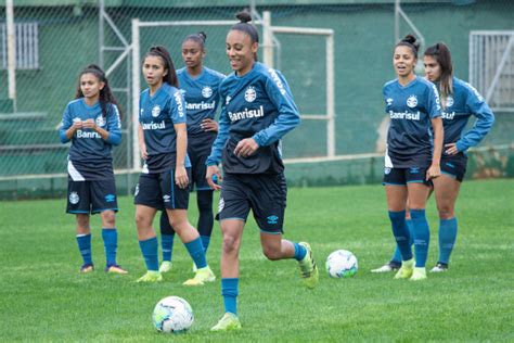 Gurias Gremistas Fazem Treino T Cnico E Finalizam Prepara O Para O