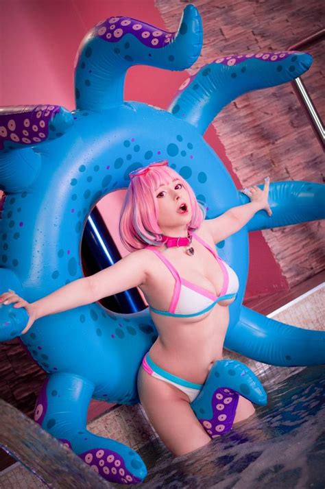 Yoshinobi Yumemi Riamu Bikini Cosplay World